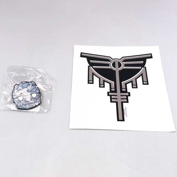 Funko Marvel Collector Corps Thor Love and Thunder Corg Pin and Valkyrie Sticker - Picture 2 of 7